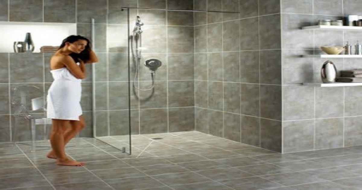 can you wear stainless steel in the shower