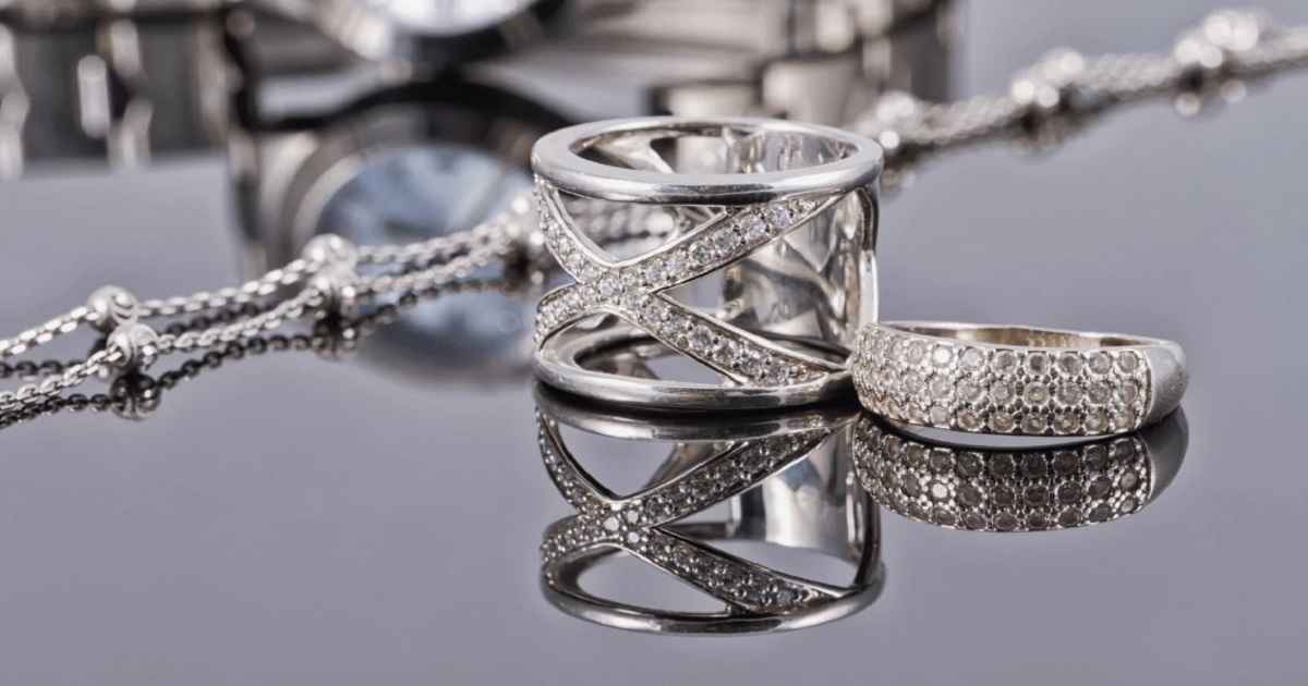 does stainless steel jewelry tarnish